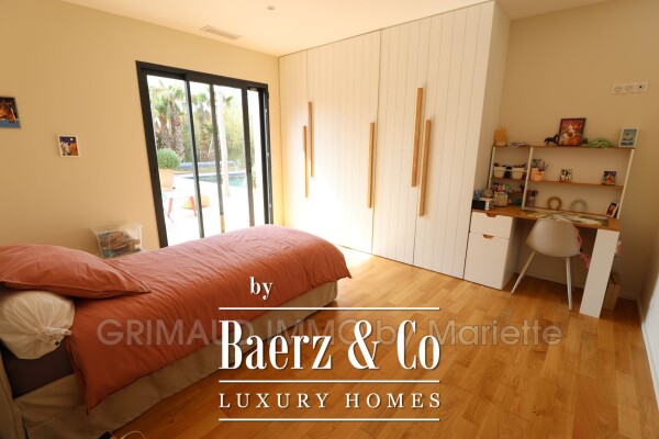 photo 10 beautiful recent villa with swimming pool and 4 bedrooms