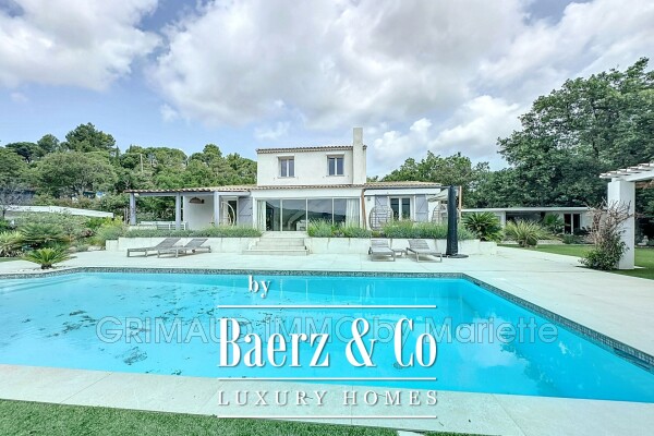 photo 1 Renovated villa on a 1,830 m² plot with swimming pool and be