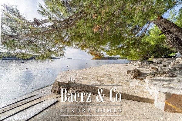 photo 28 Korčula Island, Vela Luka, house with 5 apartments, 2nd row from the sea in Karbuni Bay