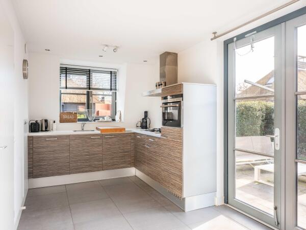 photo 10 Burgemeester Peecklaan 8 001