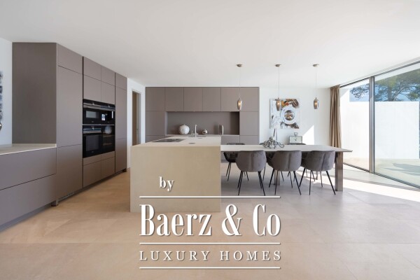 photo 5 Modern seafront villa in Cala Vinyes