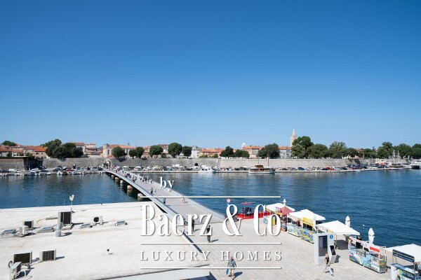 photo 2 Zadar, Branimirova obala, three-room apartment with sea view in an excellent location