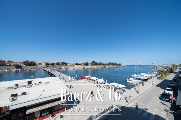 photo 3 Zadar, Branimirova obala, three-room apartment with sea view in an excellent location