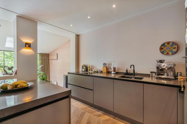 photo 15 Warmondstraat 85 H