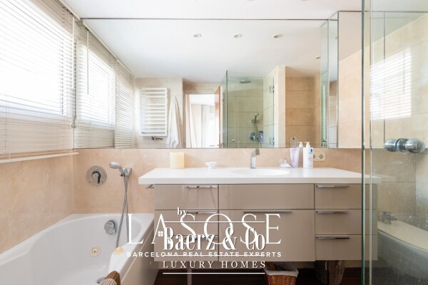 photo 30 Barcelona, Les Tres Torres