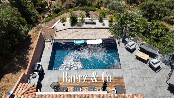 photo 17 Renovated 7-room villa with sea and vineyard views, featuring a swimming pool, gym, hammam, cinema room and garage.