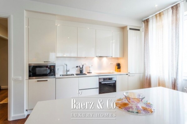 photo 10 Spacious Apartment with a Sea View in Tivat