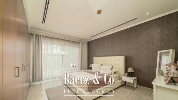 photo 10 4-Bedroom Legacy Villa for Sale in Jumeirah Park