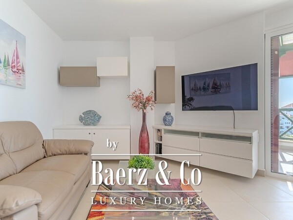 photo 4 First line penthouse in Tenerife south