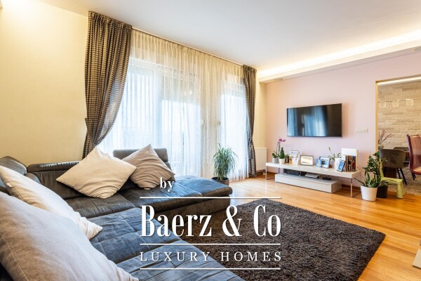 photo 3 Split, Pazdigrad – Spacious Two-Bedroom Apartment 142 m² with Garage and Landscaped Courtyard