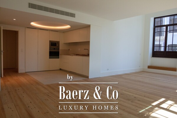 photo 6 A beautiful  three bedroom  with views of Bolhão Market