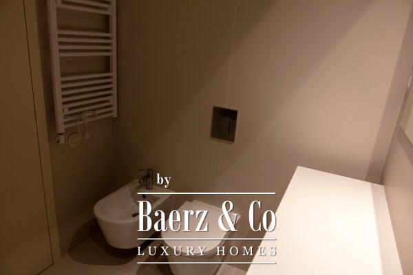 photo 16 A beautiful  three bedroom  with views of Bolhão Market