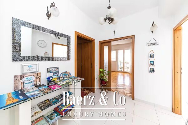 photo 5 Kaštel Sućurac, beautiful house with swimming pool in the first row to the sea