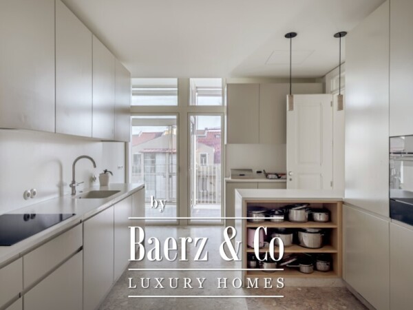 photo 8 5 bedroom luxury apartment with, balcony, six parking spaces and concierge service in the heart of Saldanha, Lisbon