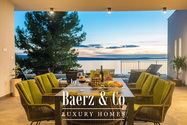 photo 12 Dugi Rat, Jesenice, modern villa with panoramic sea views, NFA 275 m²