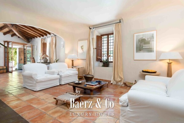 photo 14 Historic and Noble Royal Mansion with 2 Guest Villas