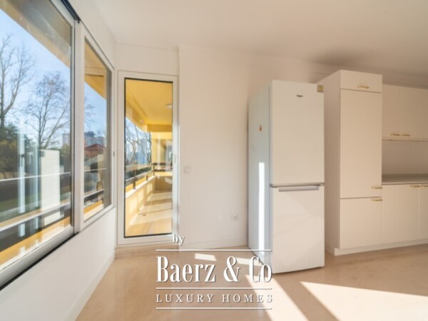 photo 22 T3 with large balconies in condominium with swimming pool