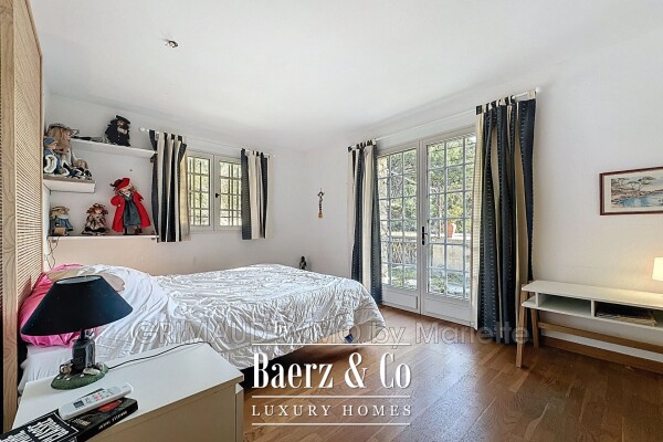 photo 9 Grimaud, France