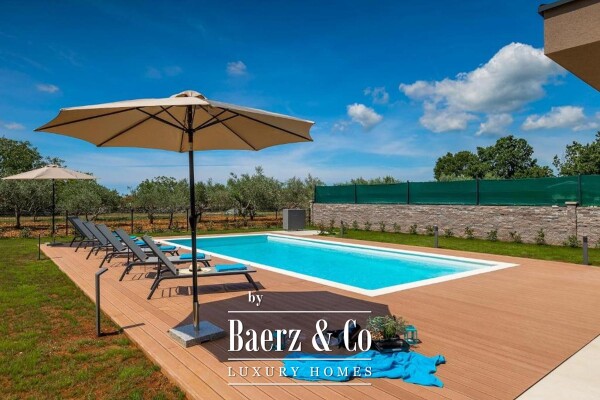 photo 8 Istria, Svetvinčenat, modern luxury villa with a heated swimming pool