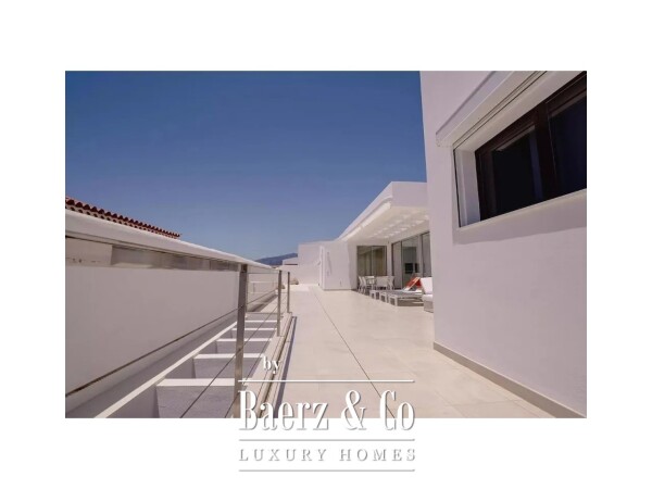 photo 27 Exclusive luxury villa on the seafront in Playa San Juan