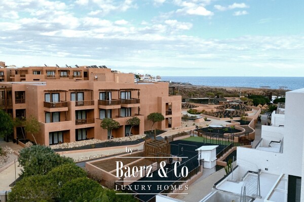 photo 1 New constructed villa first line of the ocean