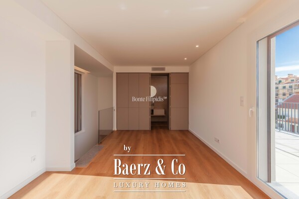 photo 32 Beautiful luxury home in Carcavelos e Parede, Parede