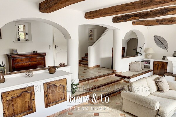 photo 5 Beautiful villa with view of Grimaud castle