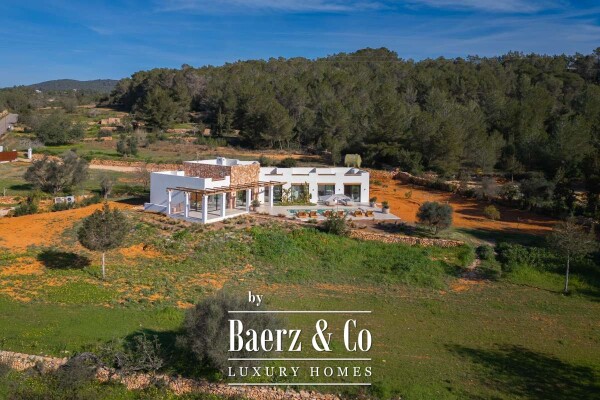 photo 1 Beautiful luxury home in Santa Gertrudis, Santa Gertrudis