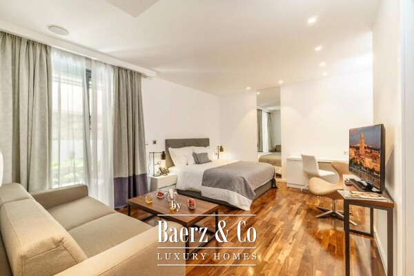 photo 3 Split, Žnjan, Hotel with eleven rooms, unique opportunity