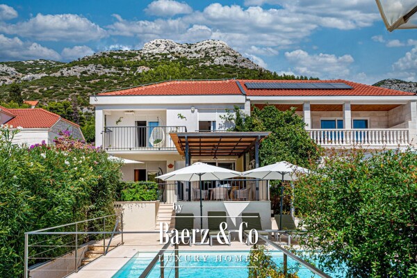 photo 2 Pelješac, Viganj - Seafront property with pool and garage