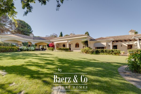 photo 1 Beautiful luxury home in Sotogrande, Sotogrande Alto - Zona D